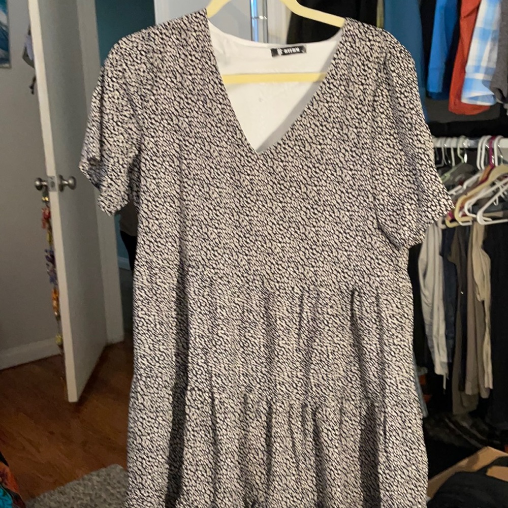 Tiered black and white dress. Never worn short sleeve light fabric